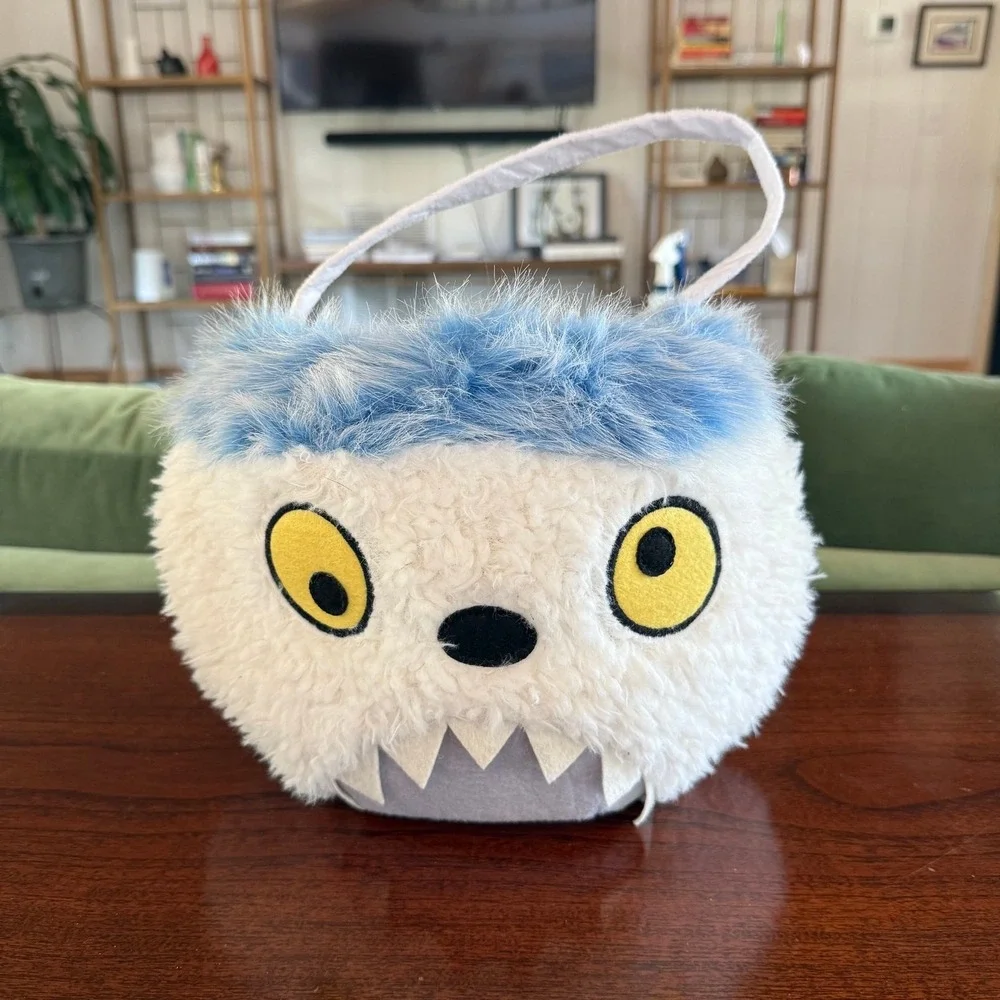 NEW Pottery Barn Kids Halloween Abominable Snowman Treat Bag Yeti Plush Bucket